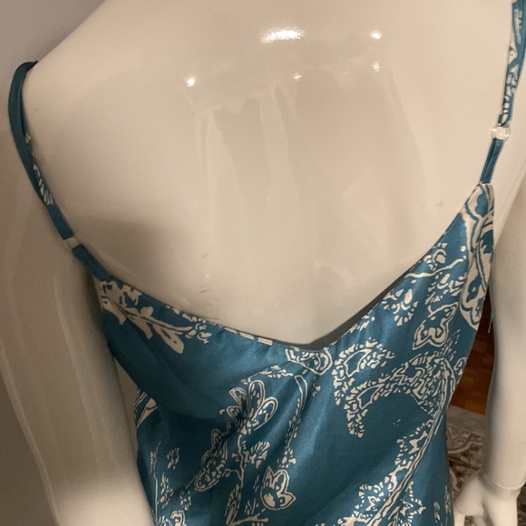 Beautiful Turquaze paisley flower satin print dress - Picture 5 of 6